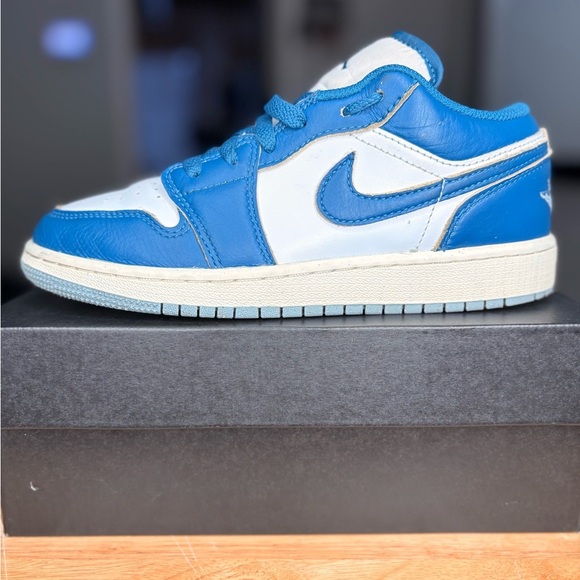 Jordan 1 Low 'Industrial Blue' | kids sz 4Y | GUC - Picture 5 of 8